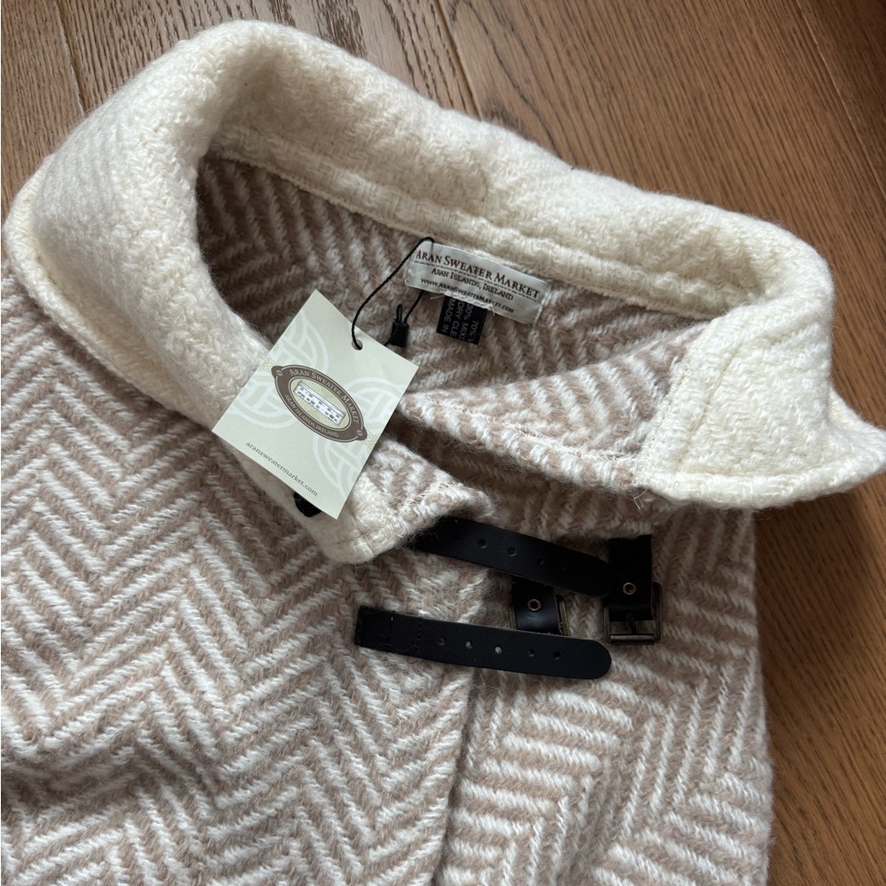 Aran Sweater Market - Wool-Blend Shawl Poncho - One Size - Beige & Cream - NWT - Picture 2 of 6